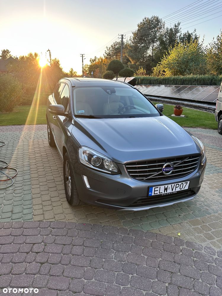 Volvo Xc 60 2017 photo 2