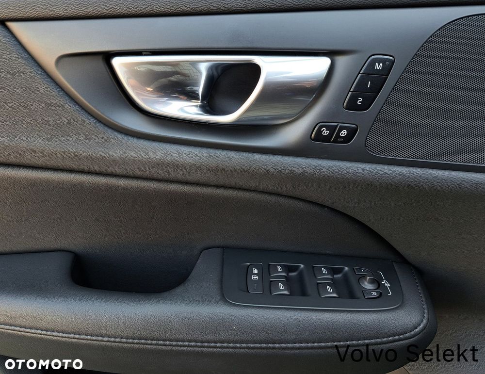 Volvo V60 Cross Country - 28