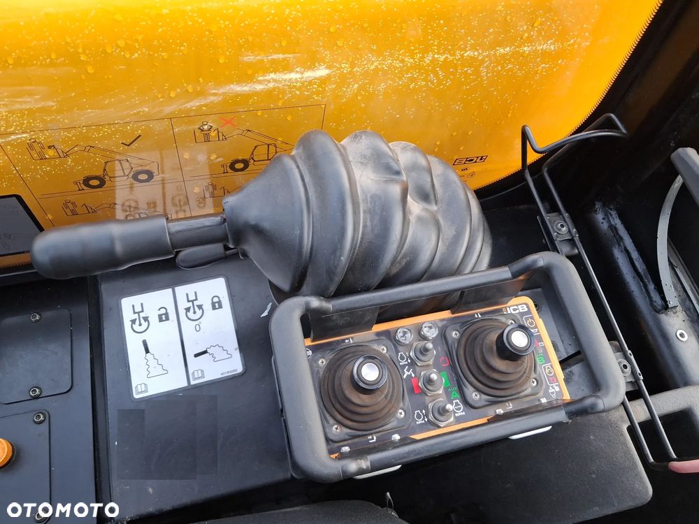 JCB 555 - 210 R ROTO - 9