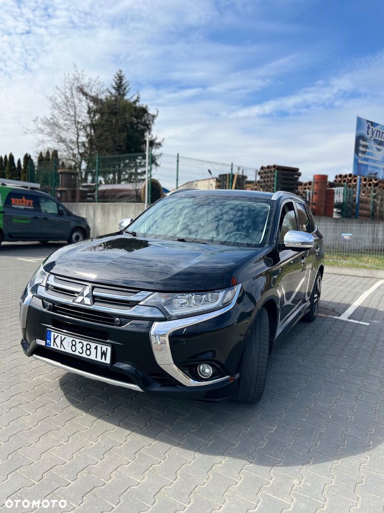 Mitsubishi Outlander Intense + - 2