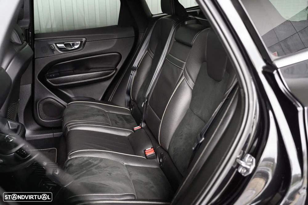 Volvo XC 60 2.0 T8 PHEV R-Design AWD - 30