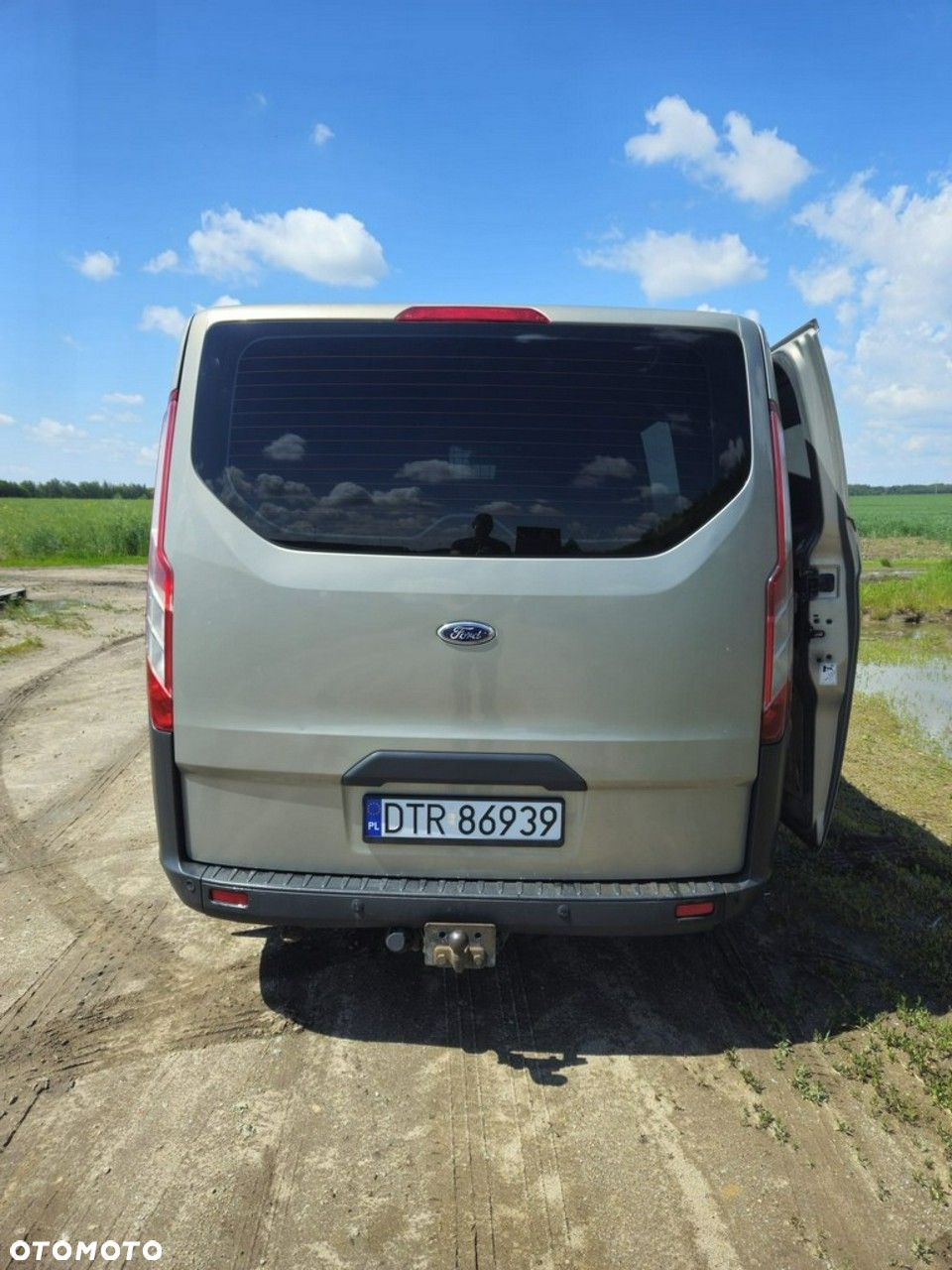 Ford Tourneo Custom - 9