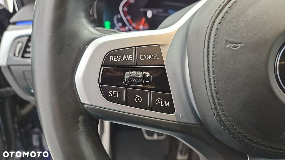 BMW Seria 5 540i xDrive mHEV - 16