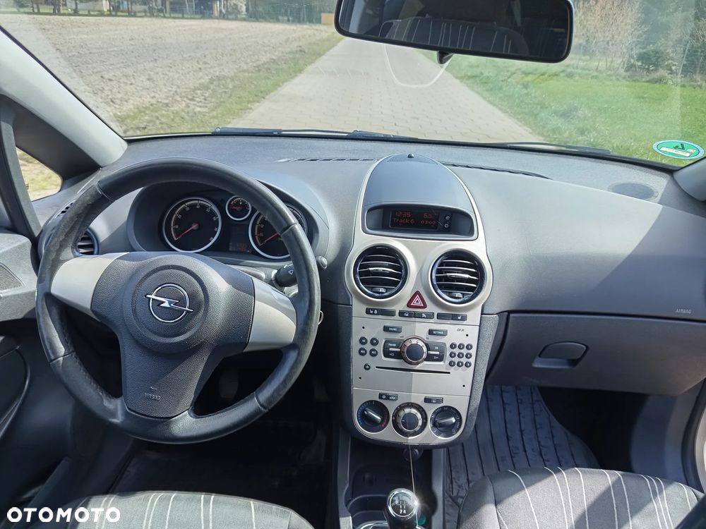 Opel Corsa 1.2 16V - 11