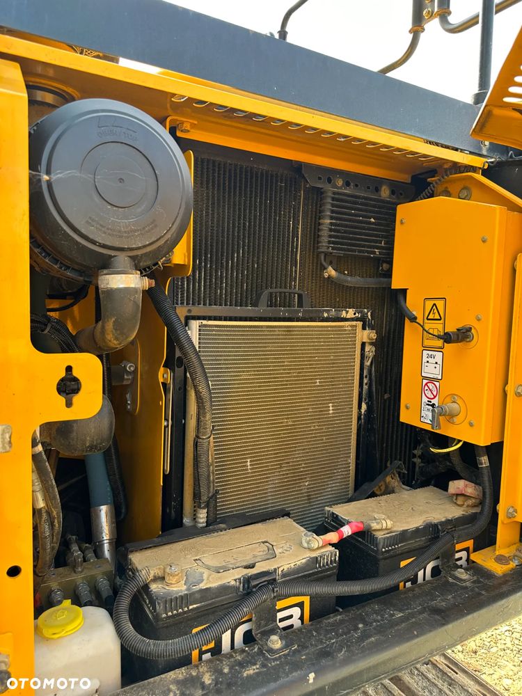 JCB JS 130 LC+ - 9