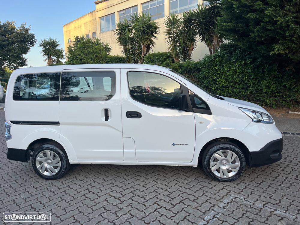 Nissan NV200 Combi - 11
