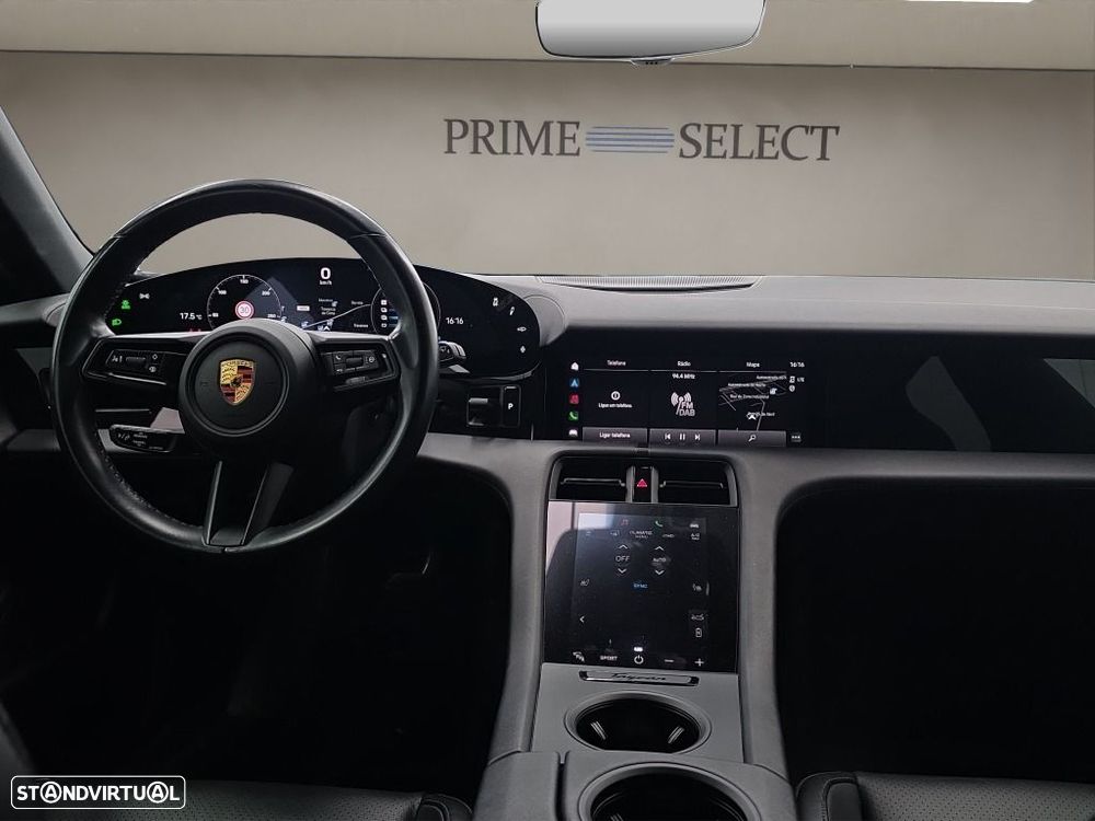 Porsche Taycan Cross Turismo - 12