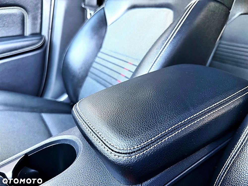 Mercedes-Benz Klasa B 180 AMG Line - 37
