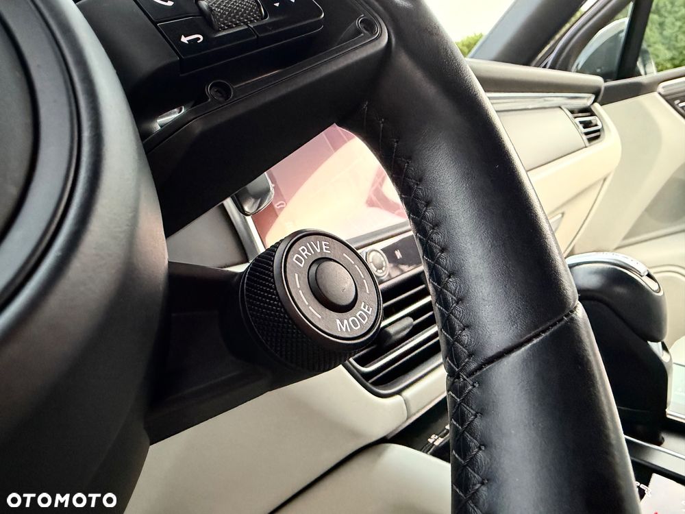 Porsche Macan T - 40