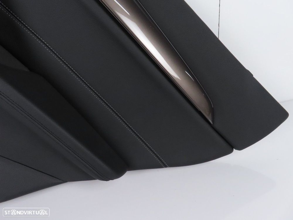 Forra da Porta em Pele Direito/Trás Usado / Original BMW X1 (F48) - 2