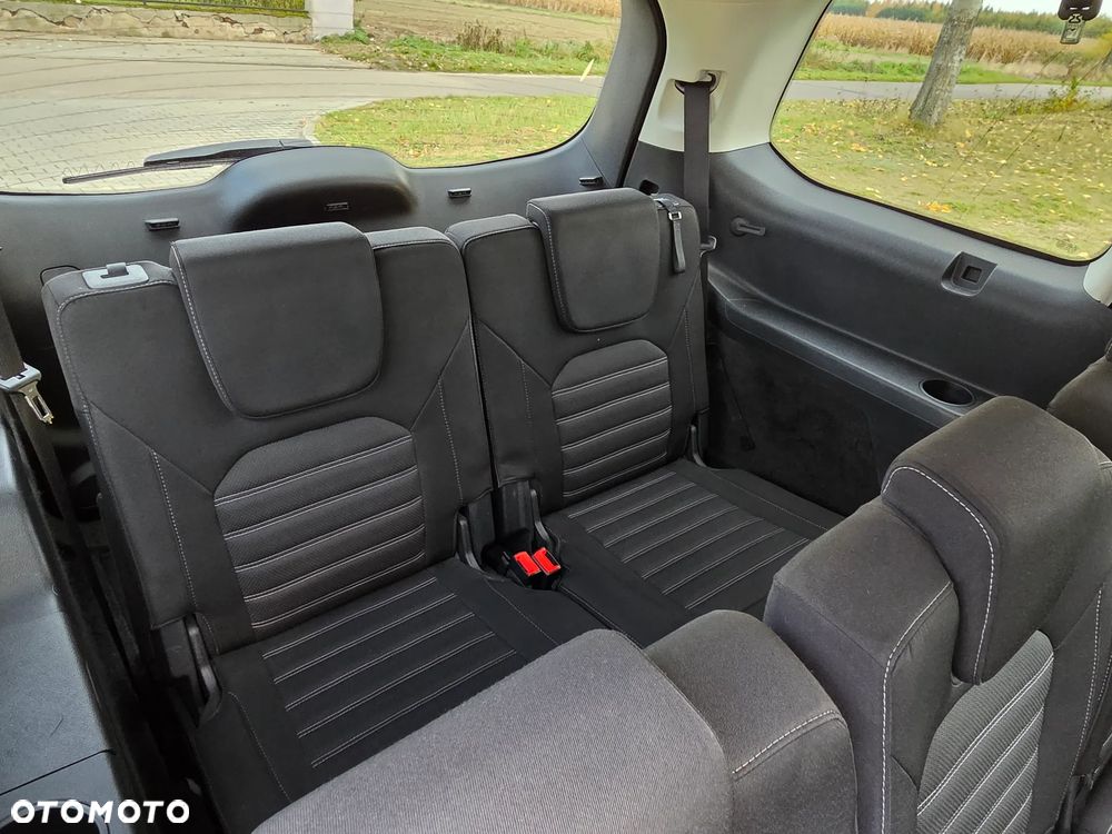Ford Galaxy - 8