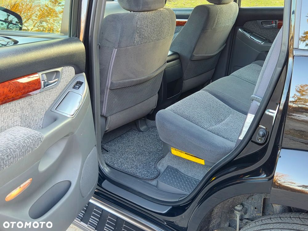 Toyota Land Cruiser - 4