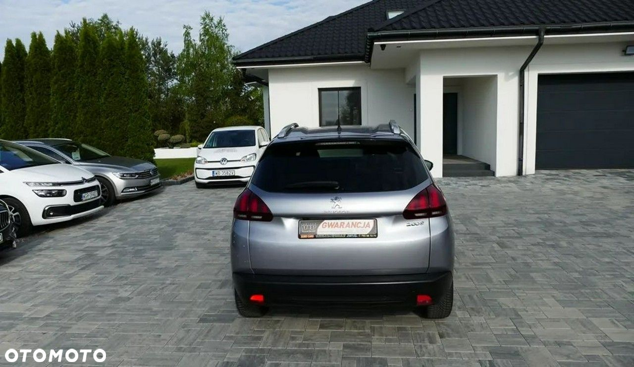 Peugeot 2008 1.2 Pure Tech GPF Allure S&S - 12