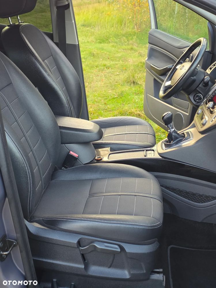 Ford Kuga - 9