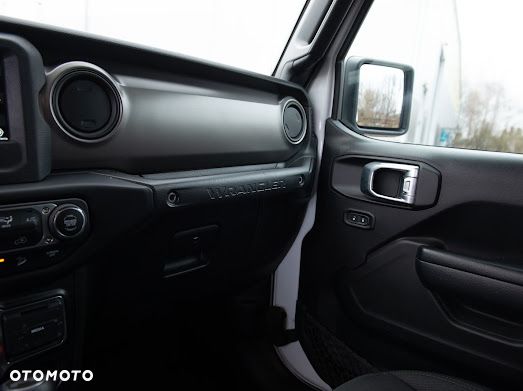 Jeep Wrangler - 31