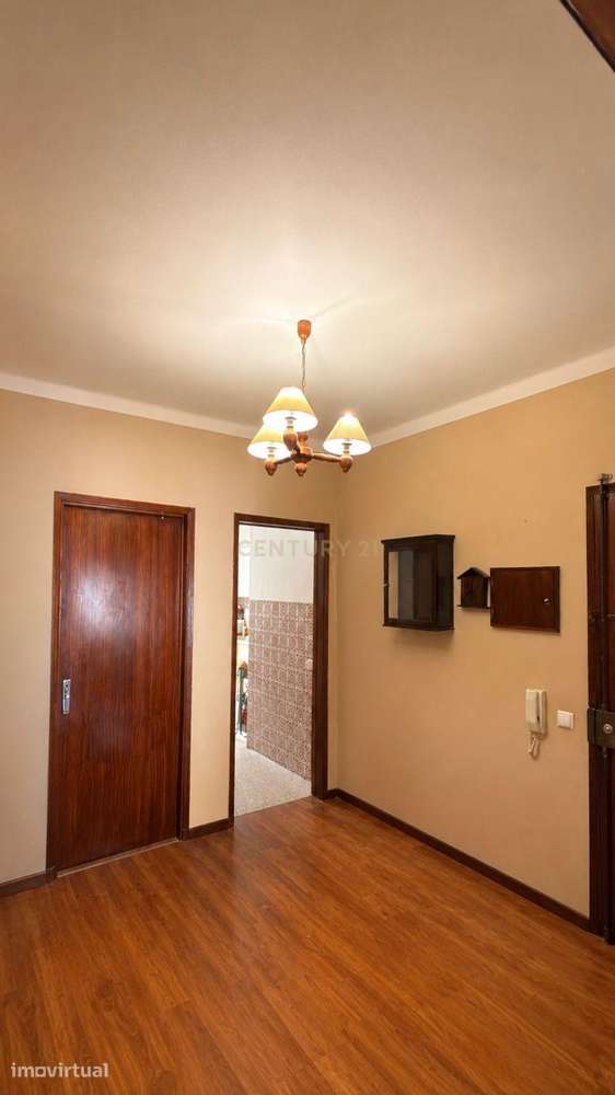 Apartamento T2 na Penha — Excelente Oportunidade na Rua Jornal O Corre - Grande imagem: 4/8