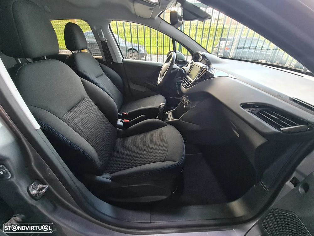 Peugeot 208 1.2 PureTech Signature - 14