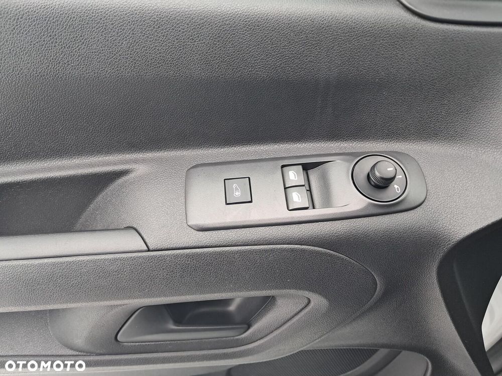 Peugeot Partner - 11