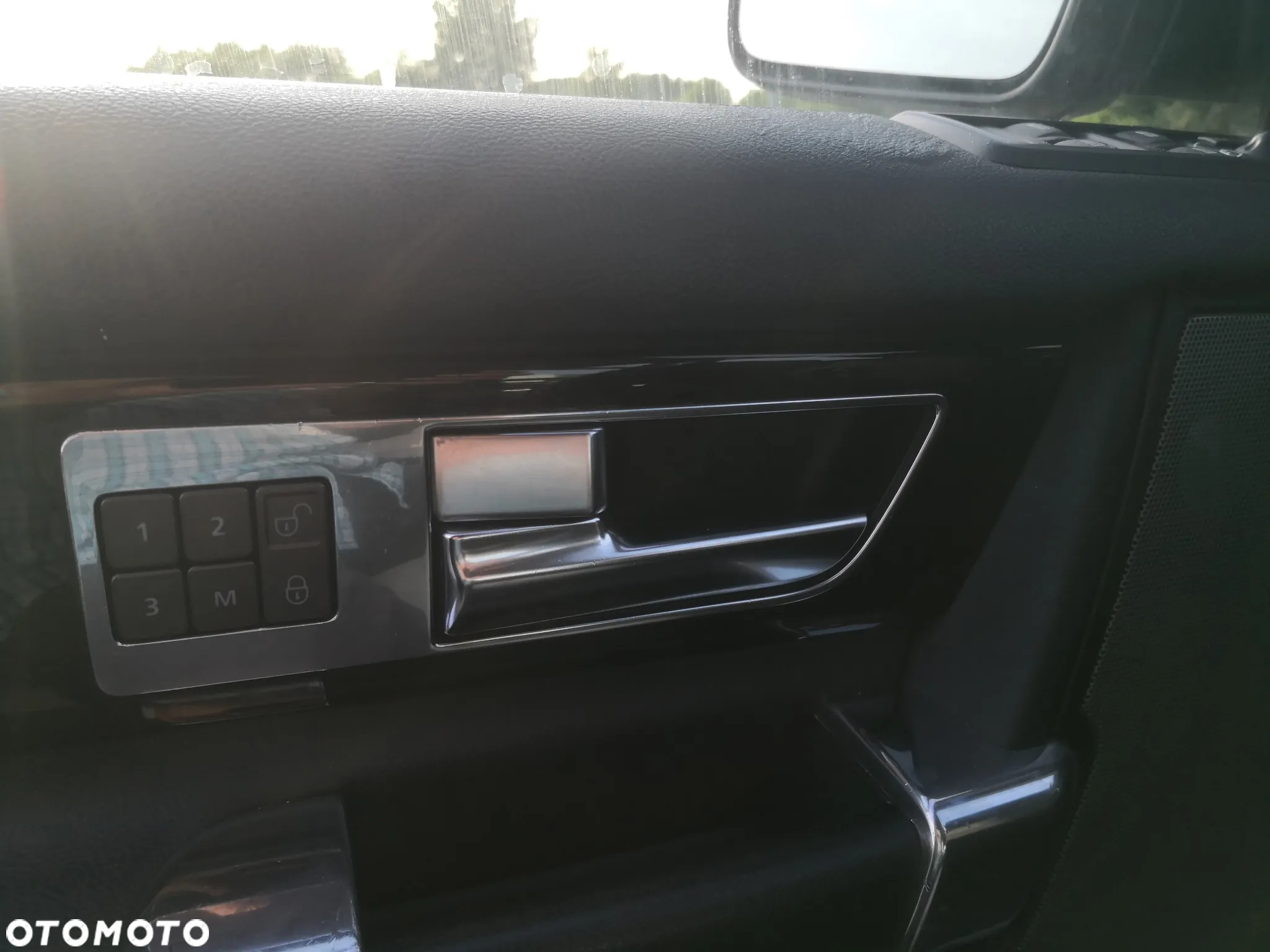 Land Rover Discovery IV 5.0 V8 HSE - 12