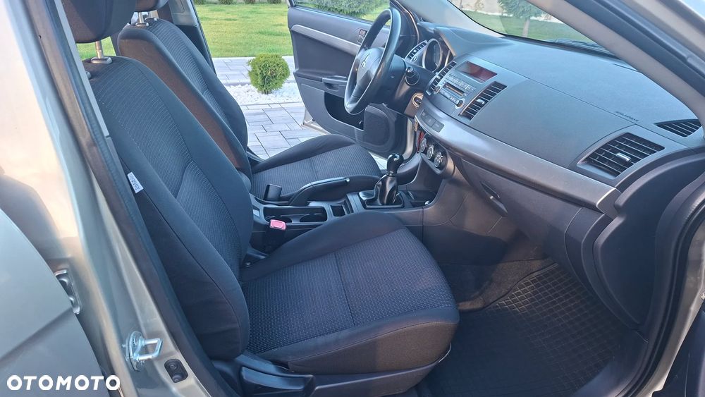 Mitsubishi Lancer - 7