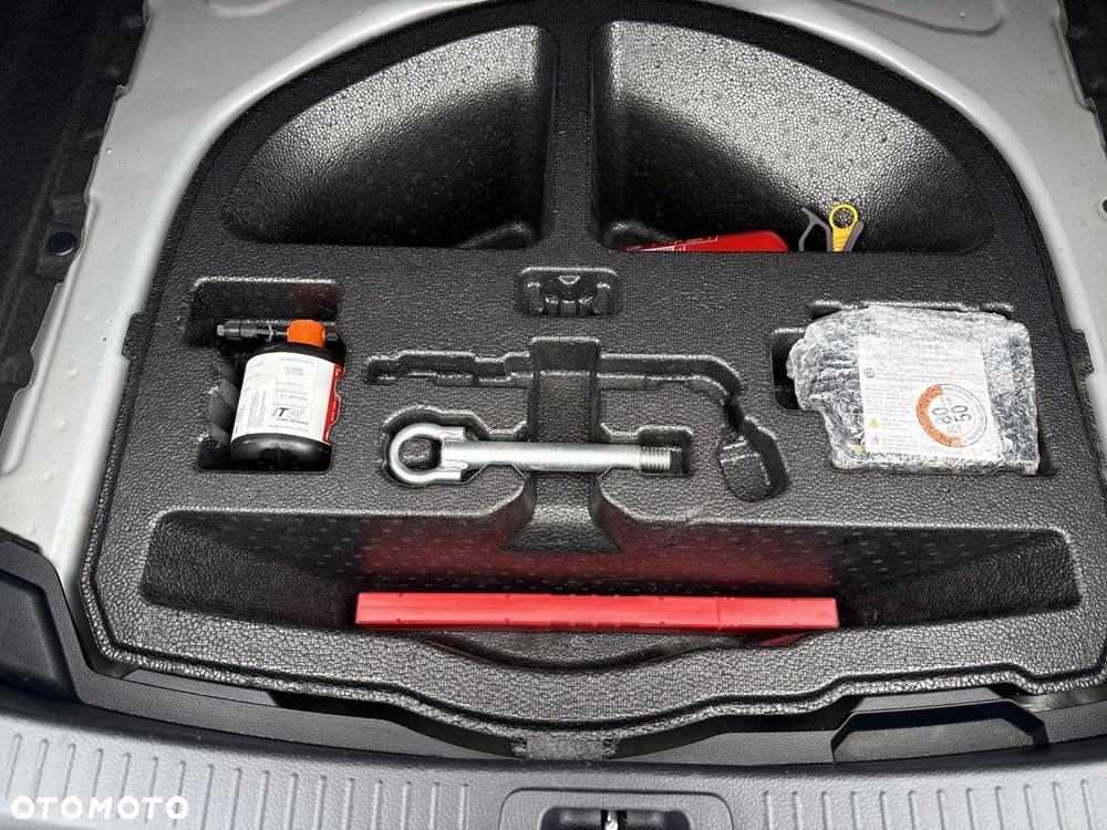 Toyota Corolla 1.8 Hybrid Comfort - 23