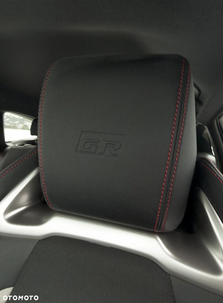 Toyota Corolla 2.0 Hybrid GR Sport Dynamic - 25