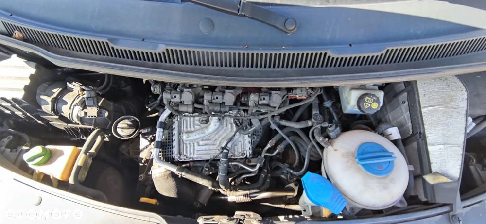 Volkswagen Multivan - 14