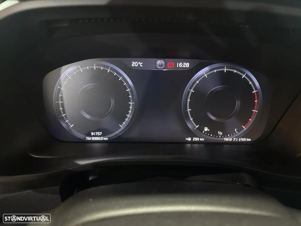 Volvo XC 40 1.5 T2 Momentum Core - 4