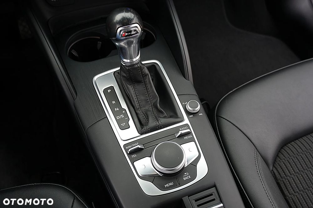 Audi A3 Sportback 2.0 TDI (clean diesel) S tronic S line Sportpaket - 36