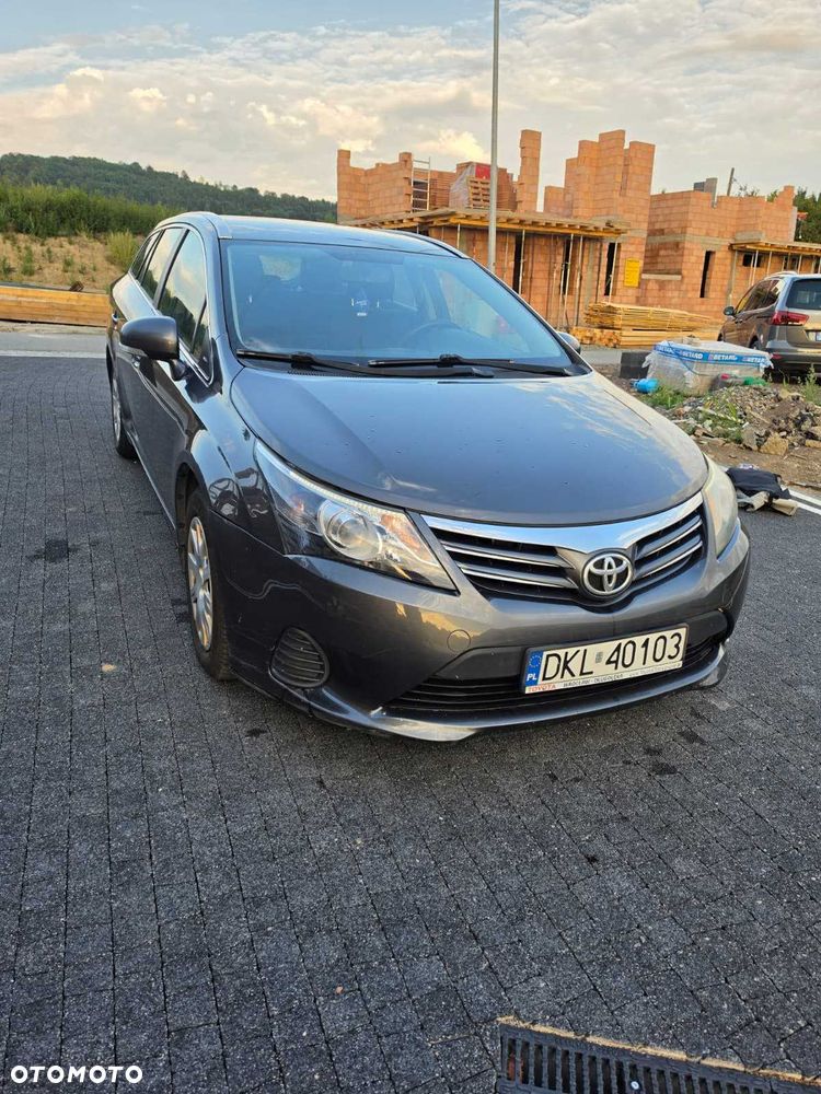 Toyota Avensis - 2