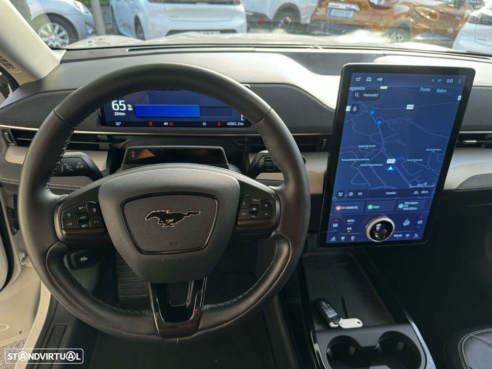 Ford Mustang Mach-E 75.7 kWh Base - 12