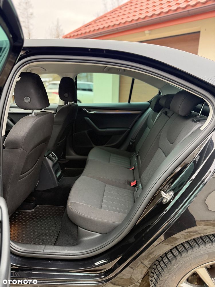 Skoda Octavia ver-1-4-tsi-style - 8