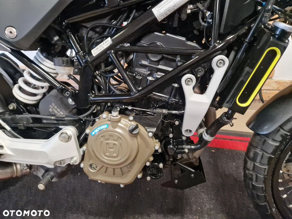 Husqvarna Svartpilen - 15