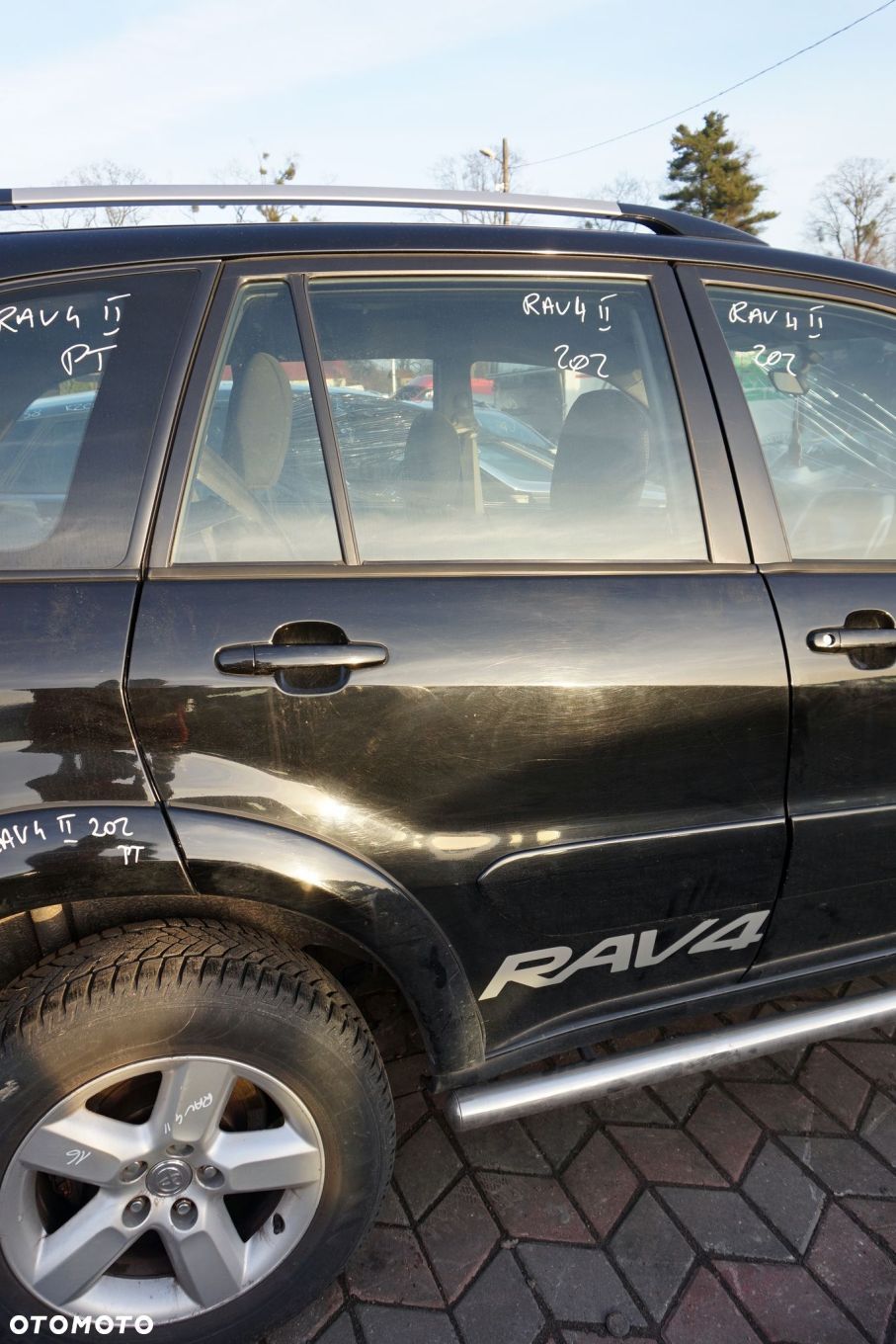 DRZWI TYLNE PRAWE RAV4 II LIFT 5D 202  CZARNY TOYOTA 2003-2005 - 1