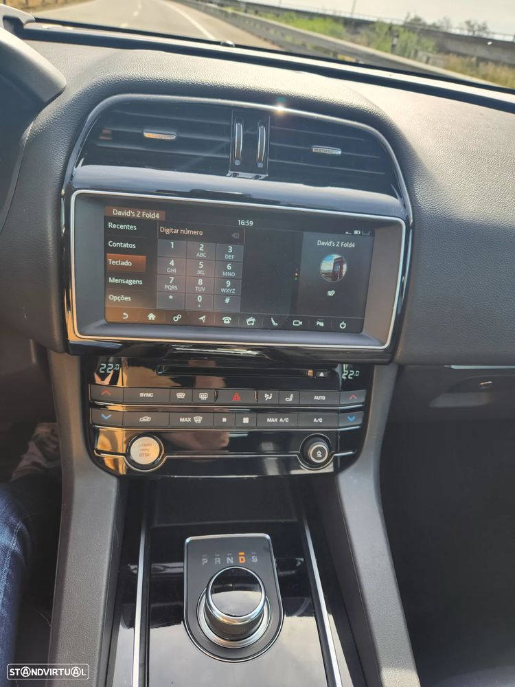 Jaguar F-Pace D200 AWD R-Dynamic HSE - 13