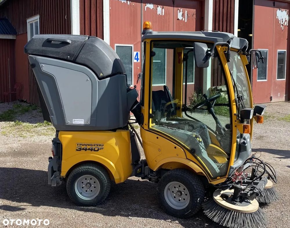 Inny Belos TransPro 3440P – Zamiatarka komunalna / nośnik narzędzi - 5