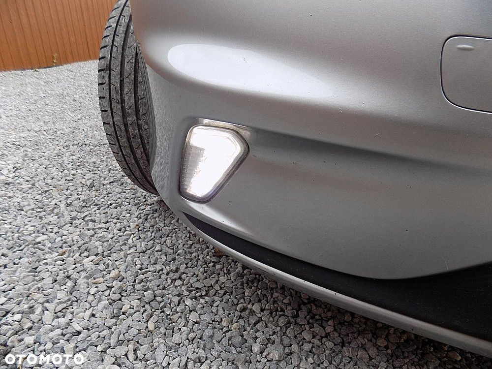 Volvo V40 D3 Drive-E R-Design Momentum - 31