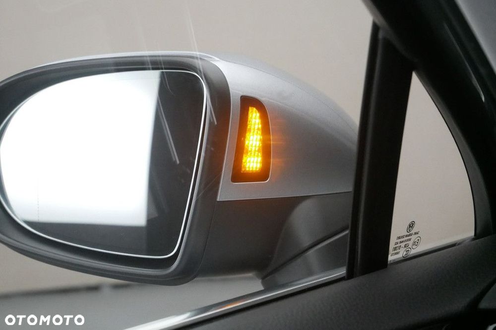 Volkswagen Passat 2.0 TSI Business DSG - 29