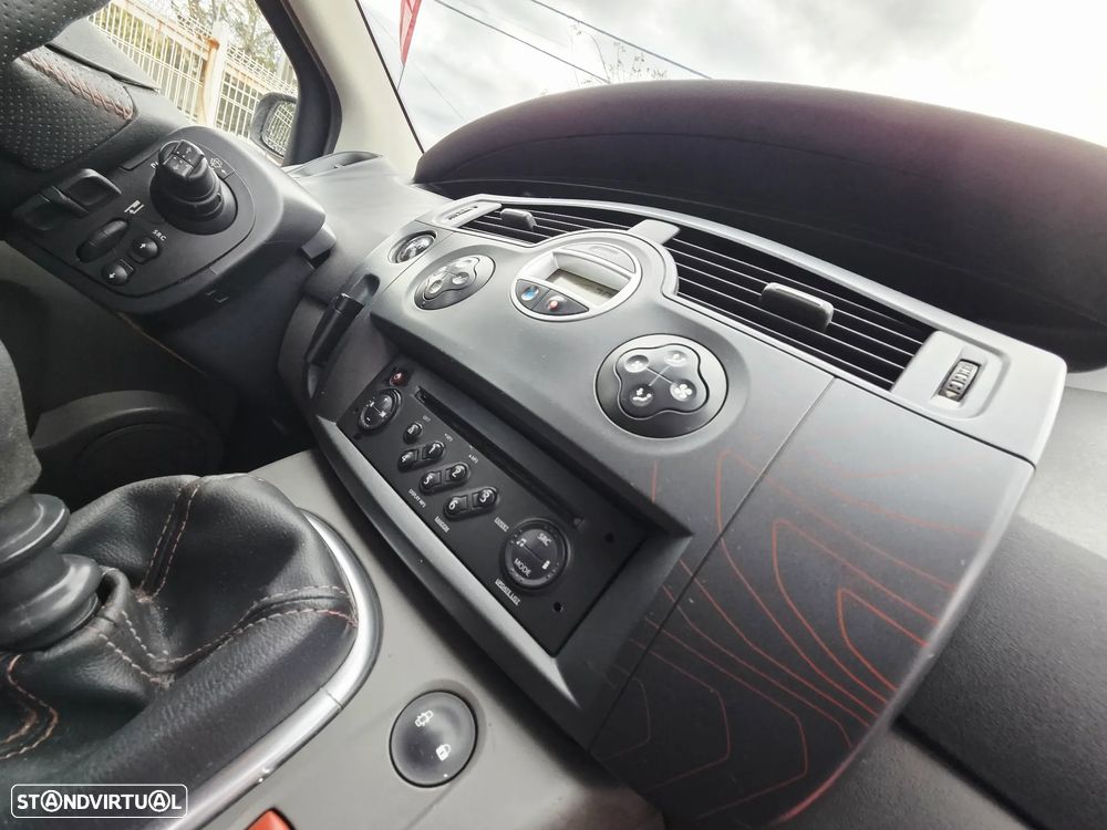 Renault Scénic 1.5 dCi Conquest - 8