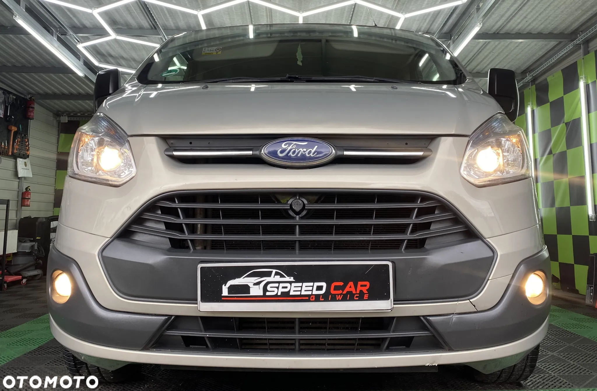 Ford Tourneo Custom 300 L2H1 VA Limited - 2
