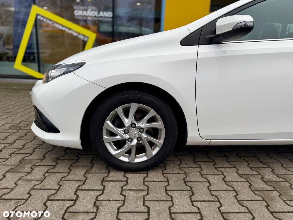 Toyota Auris 1.6 D-4D Design Edition - 10