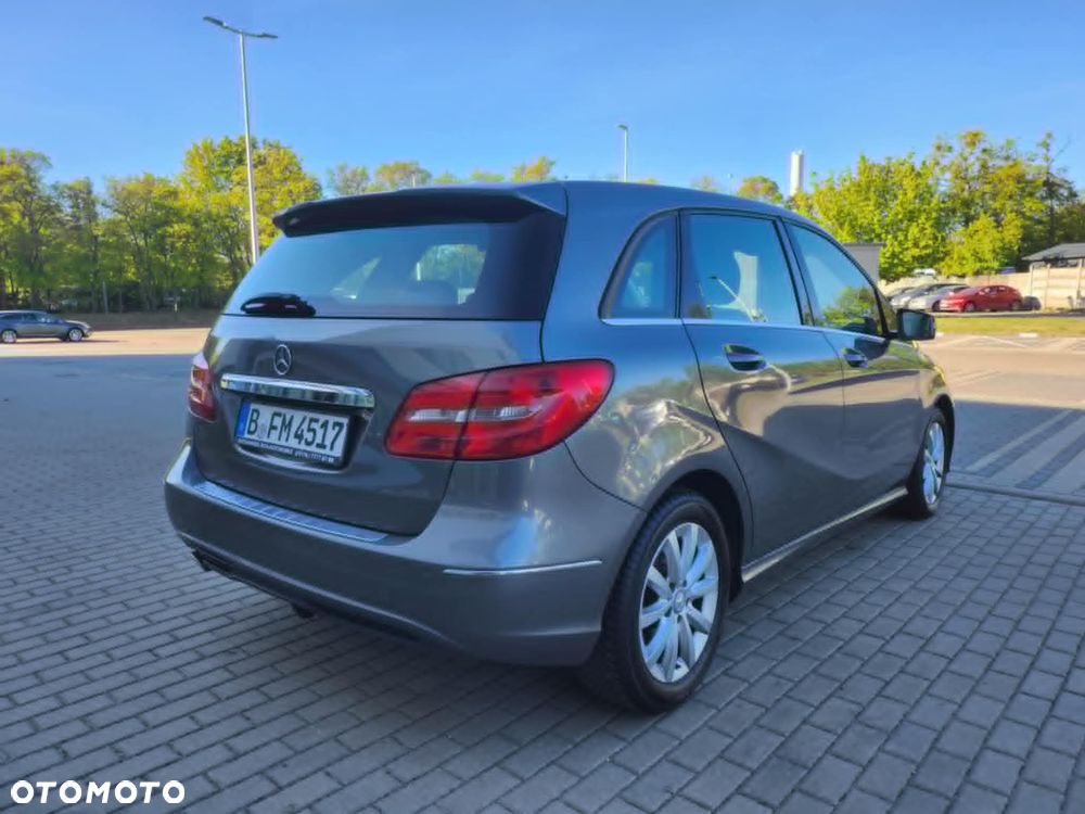 Mercedes-Benz Klasa B 180 (BlueEFFICIENCY) 7G-DCT - 7