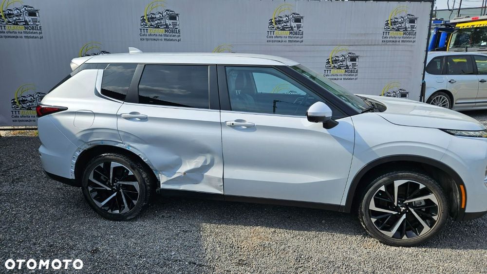 Mitsubishi Outlander - 14