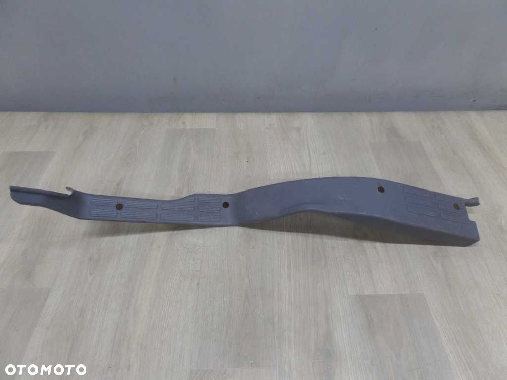 MITSUBISHI CANTER FUSO 7C18 LISTWA NAKLADKA PROGU PRAWY PRZOD 07-14 - 1