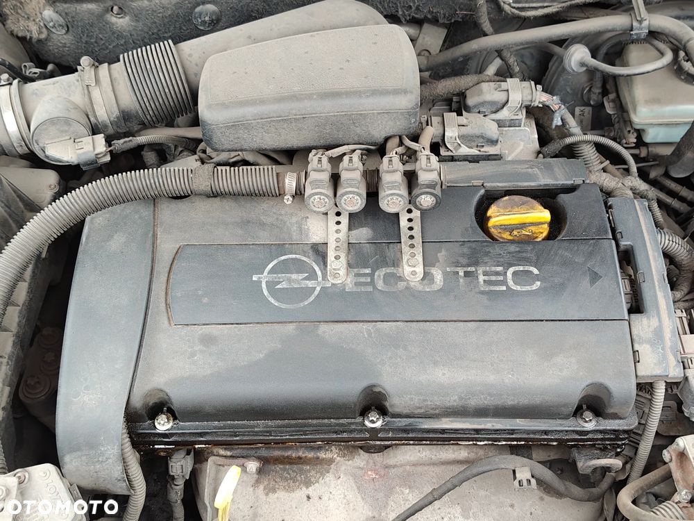 Opel Astra 1.6 Sport - 18