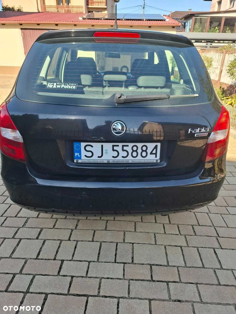 Skoda Fabia 2010 photo 5