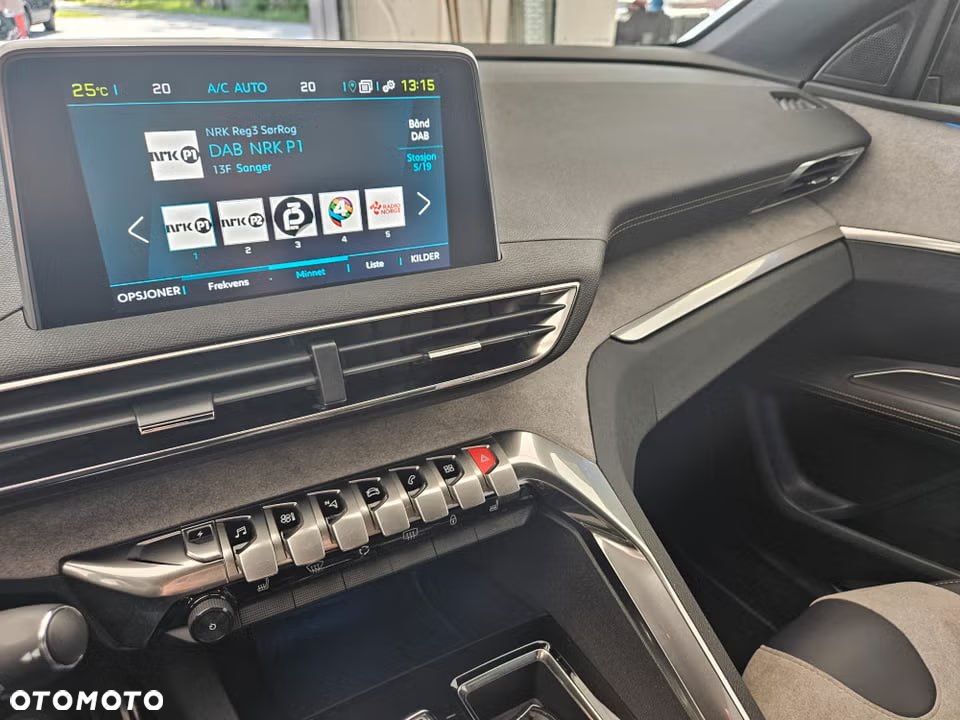 Peugeot 3008 1.6 PureTech HYbrid4 GT Line S&S EAT8 - 14