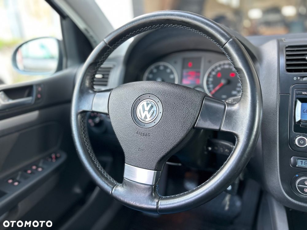 Volkswagen Golf 1.6 Tour Edition - 32