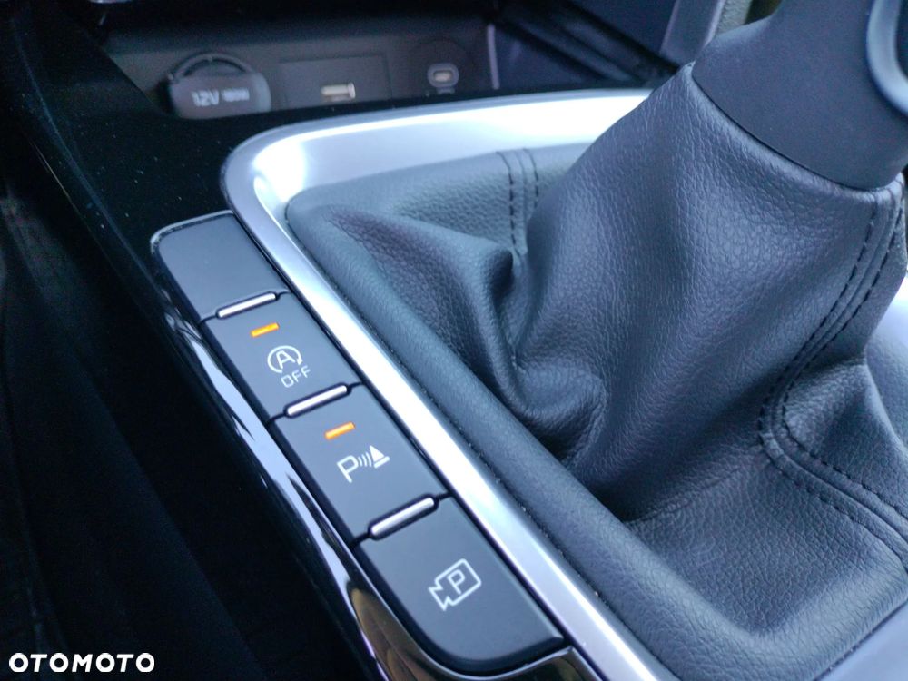Kia Ceed 1.5 T-GDI Tribute - 24