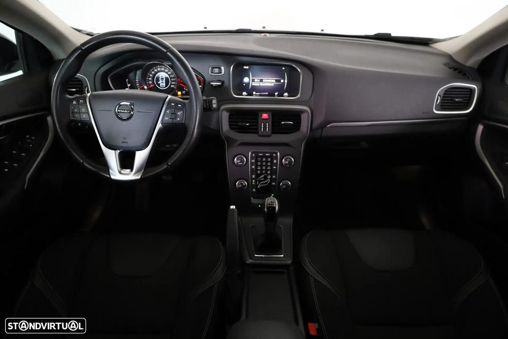 Volvo V40 2.0 D3 Momentum - 23